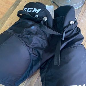 Boys hockey shorts (padded)